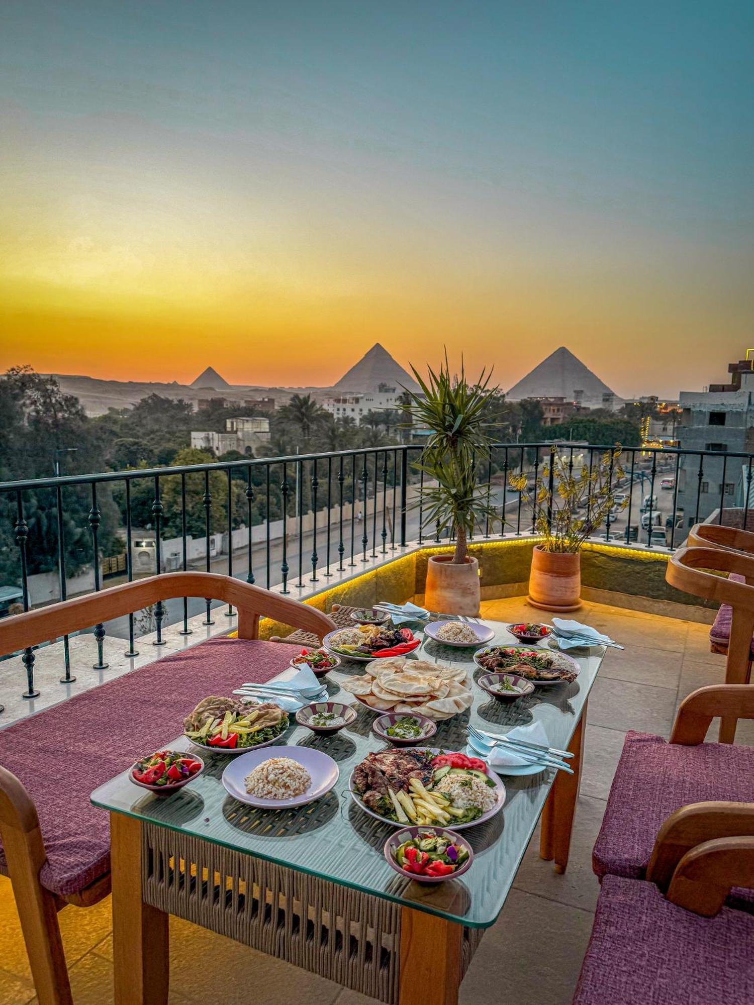 Almas Pyramids Hotel Kafret el-Gabal Eksteriør billede