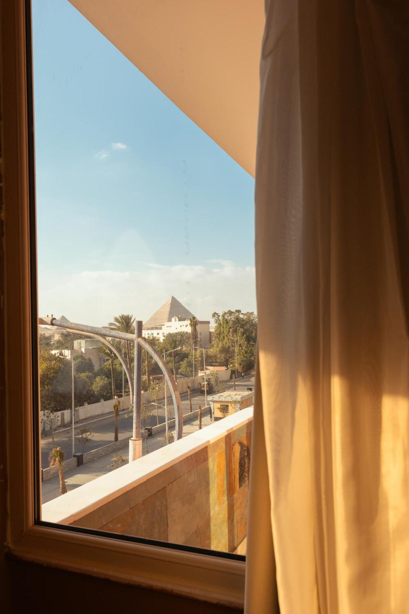 Almas Pyramids Hotel Kafret el-Gabal Eksteriør billede
