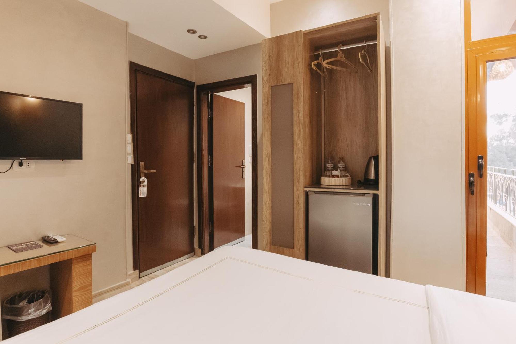 Almas Pyramids Hotel Kafret el-Gabal Eksteriør billede
