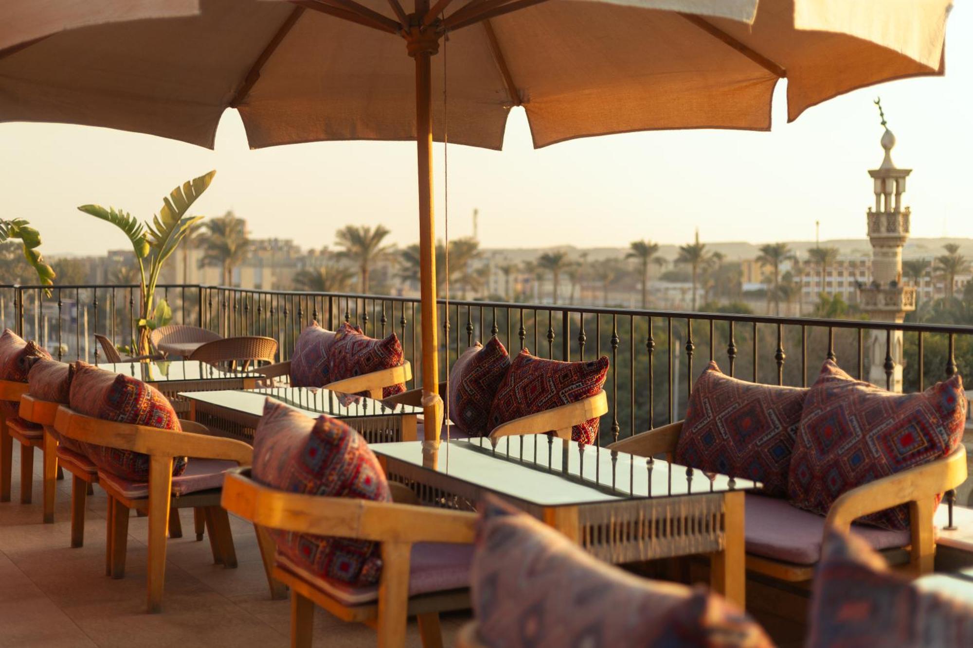 Almas Pyramids Hotel Kafret el-Gabal Eksteriør billede