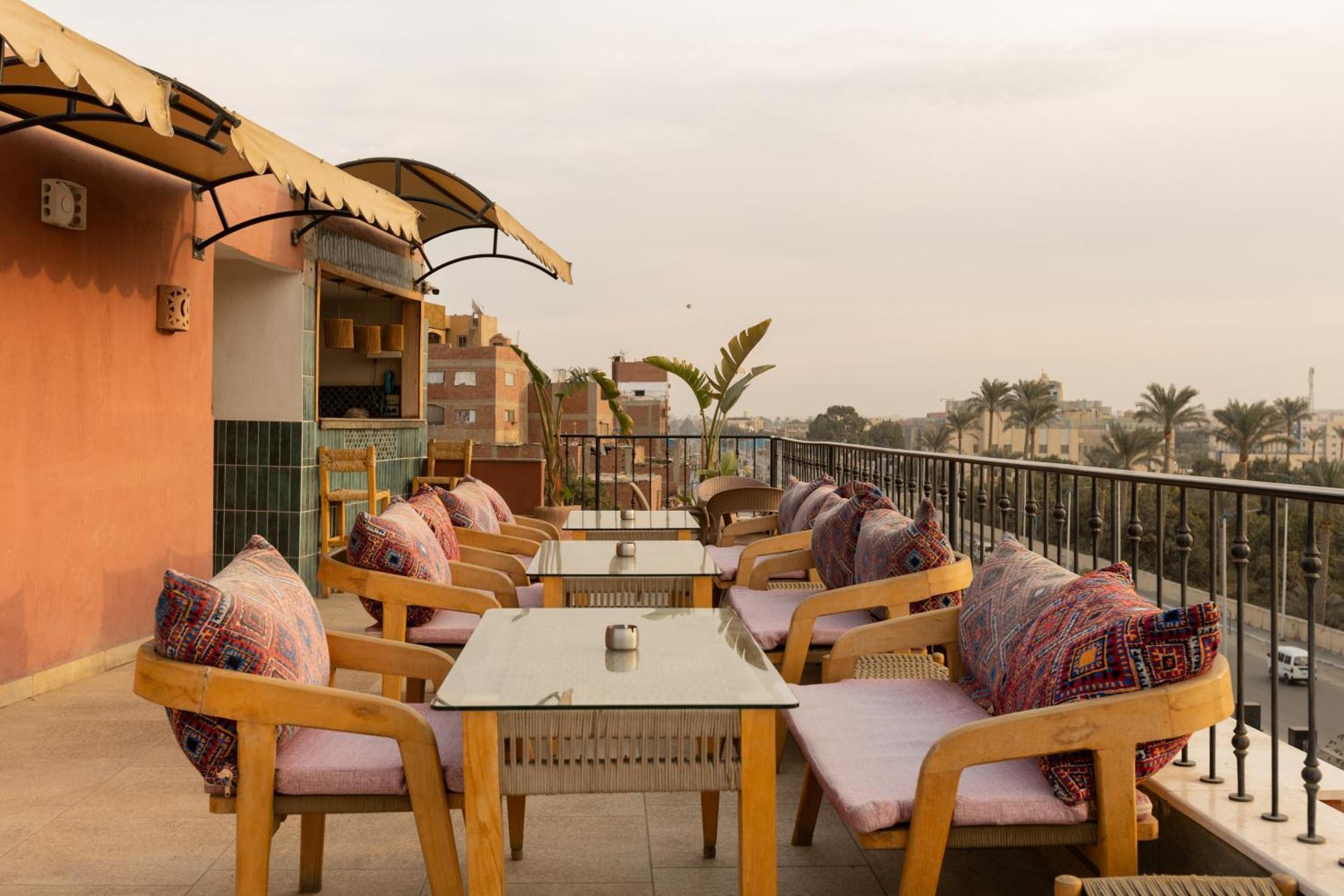 Almas Pyramids Hotel Kafret el-Gabal Eksteriør billede